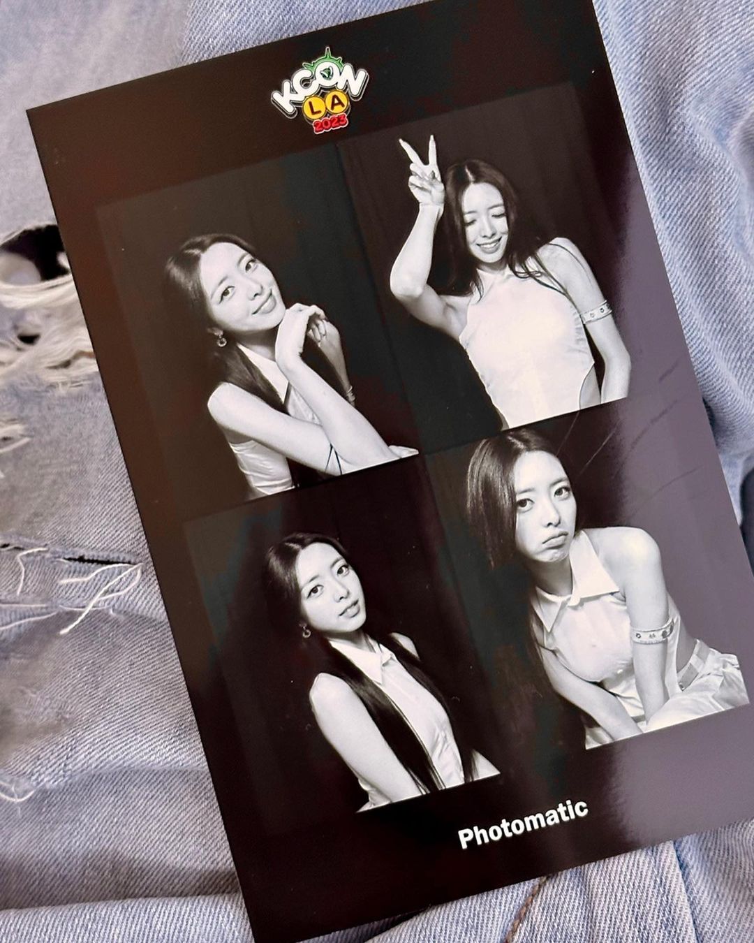 ITZY and Yuna's Instagram selfie
