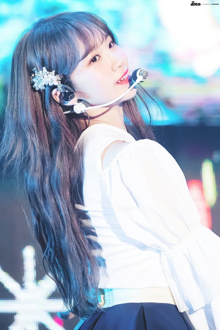 Le Seraphim Kim Chaewon