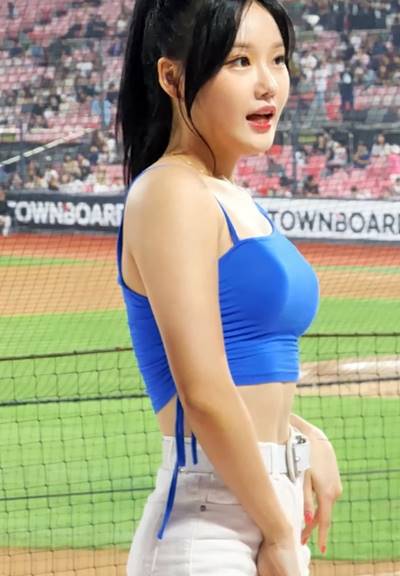 (SOUND)One off-solder thin blue cropped T-shirt Choi Hong-ra cheerleader