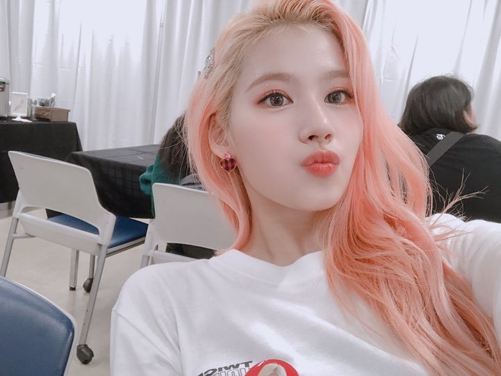 TWICE SANA