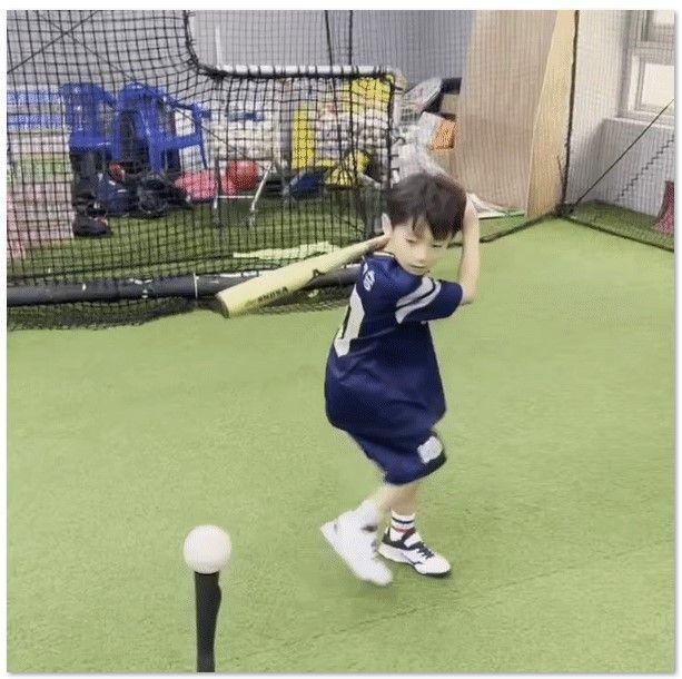 Lee Dae-ho's son's batting form