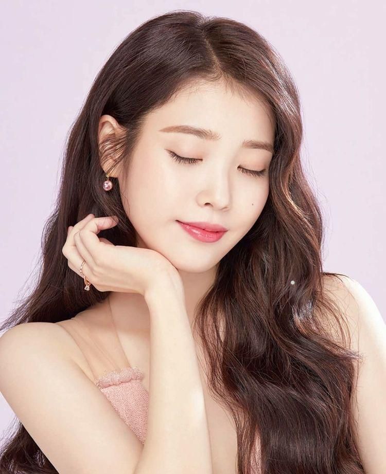 IU