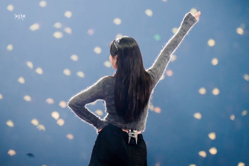 (SOUND)IU! IU fan concert GIF! 1 picture