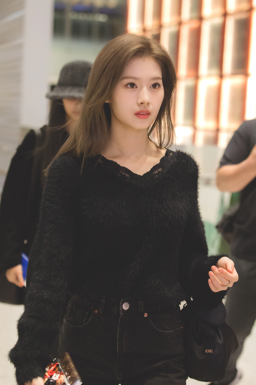 TWICE SANA