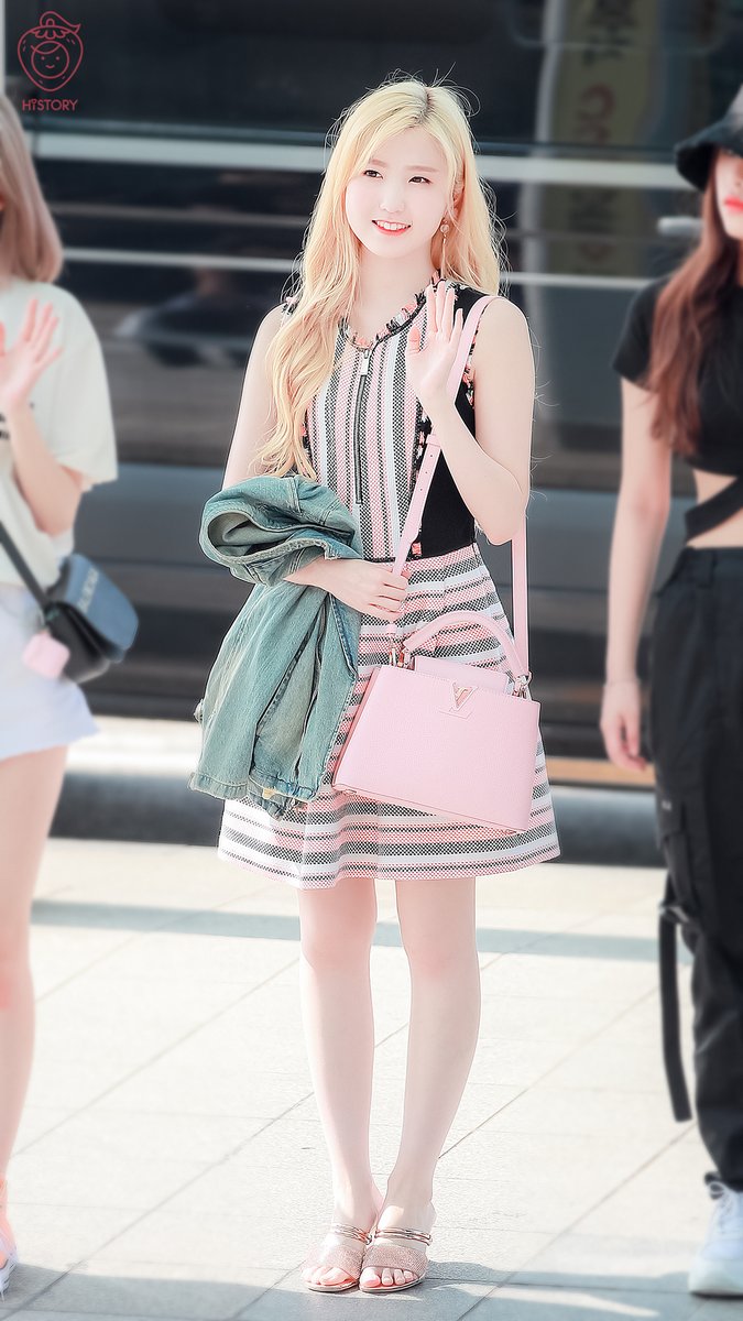 IZ*ONE Hitomi Kwon Eunbi Airport and others 34p