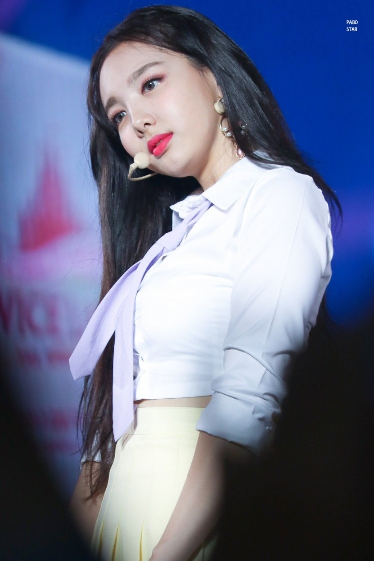 TWICE NAYEON