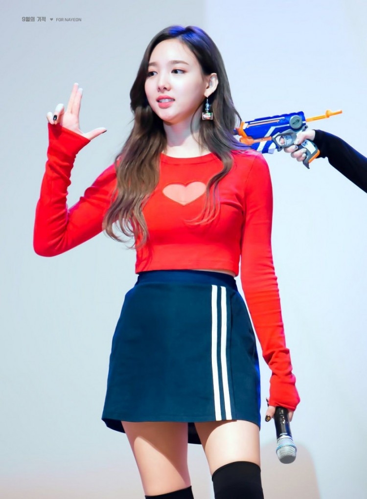 TWICE NAYEON