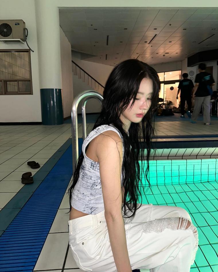 Gunka Miyeon went to the pool