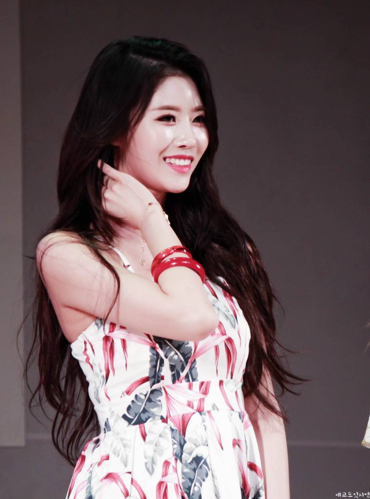 "Flower sleeveless". Mi-Ji-Ae
