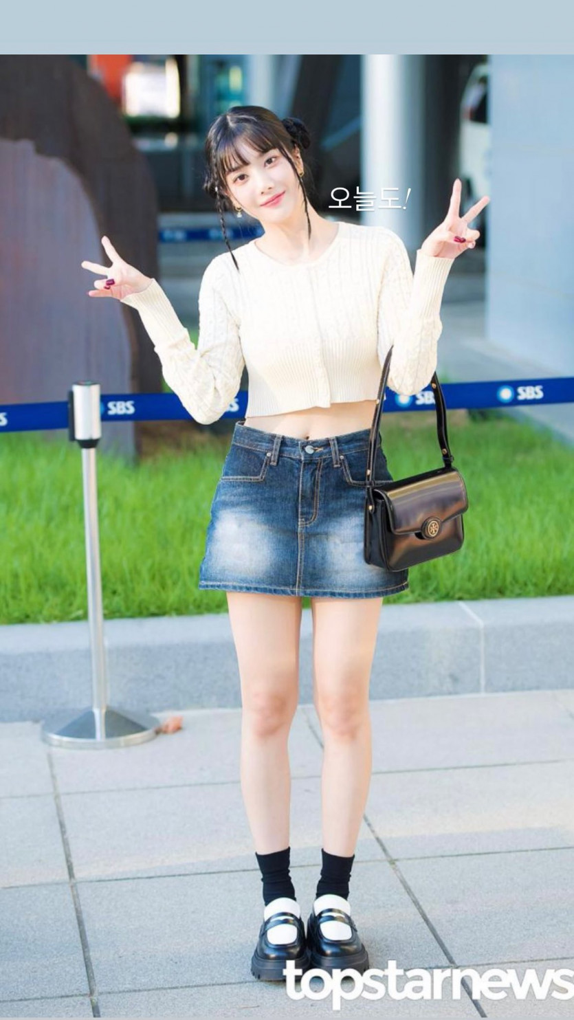 Kwon Eun-bi on her way to work