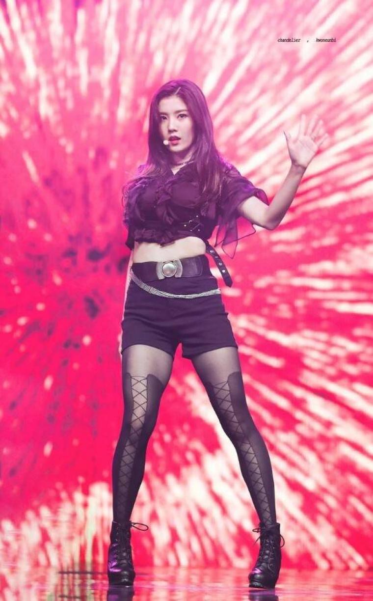 Kwon Eunbi's thighs