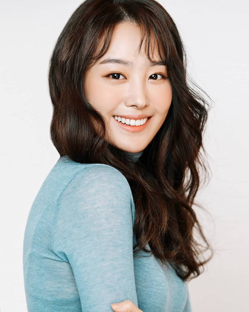 Song Ji Eun – New Agency – Charles's Issue & Humor