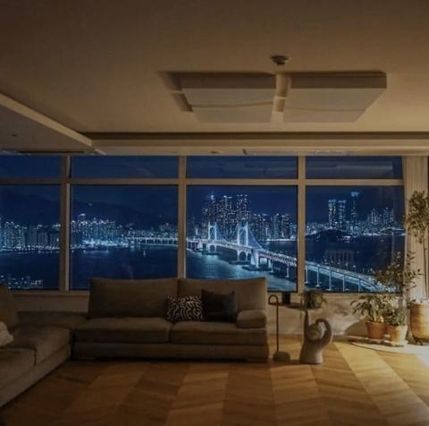 One view is a great Busan apartment.jpg