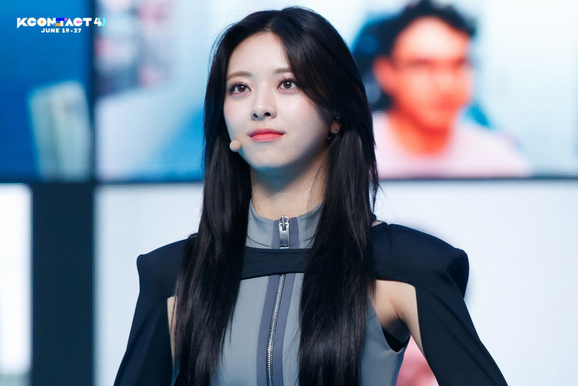 ITZY YUNA