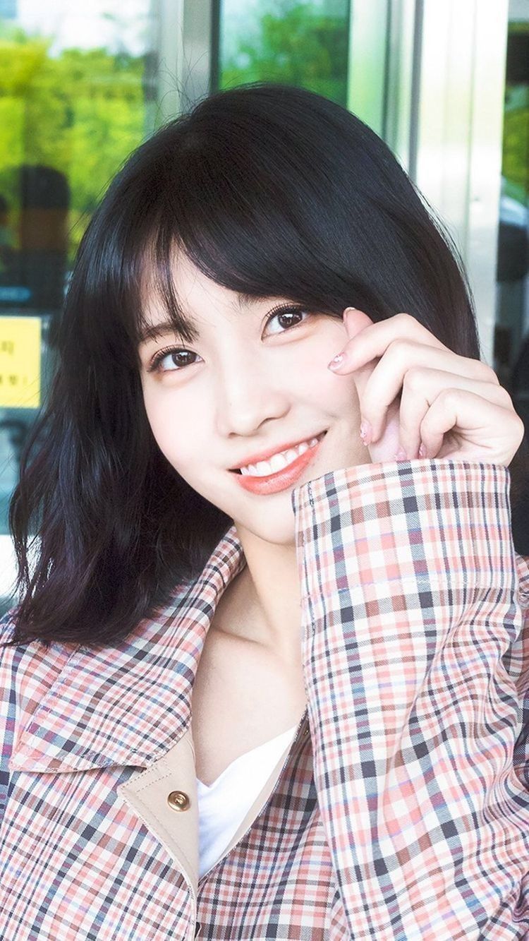 TWICE MOMO