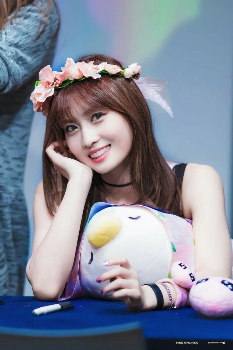 TWICE's MOMO