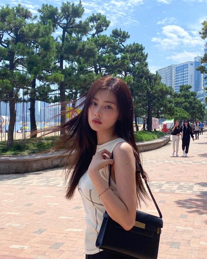 Kang Hyewon