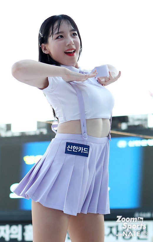 Ha Jiwon, second year high school cheerleader