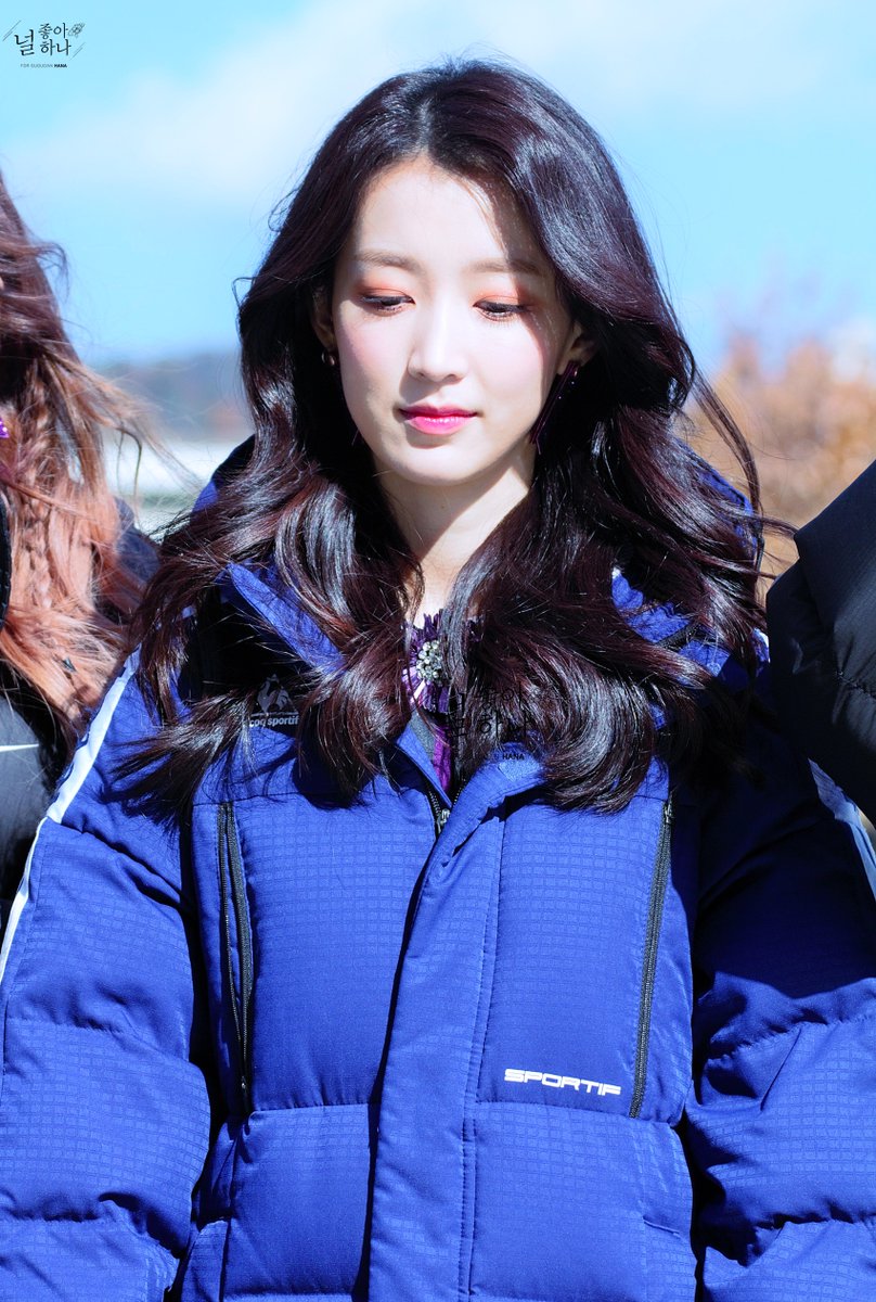 One Gugudan padded jacket