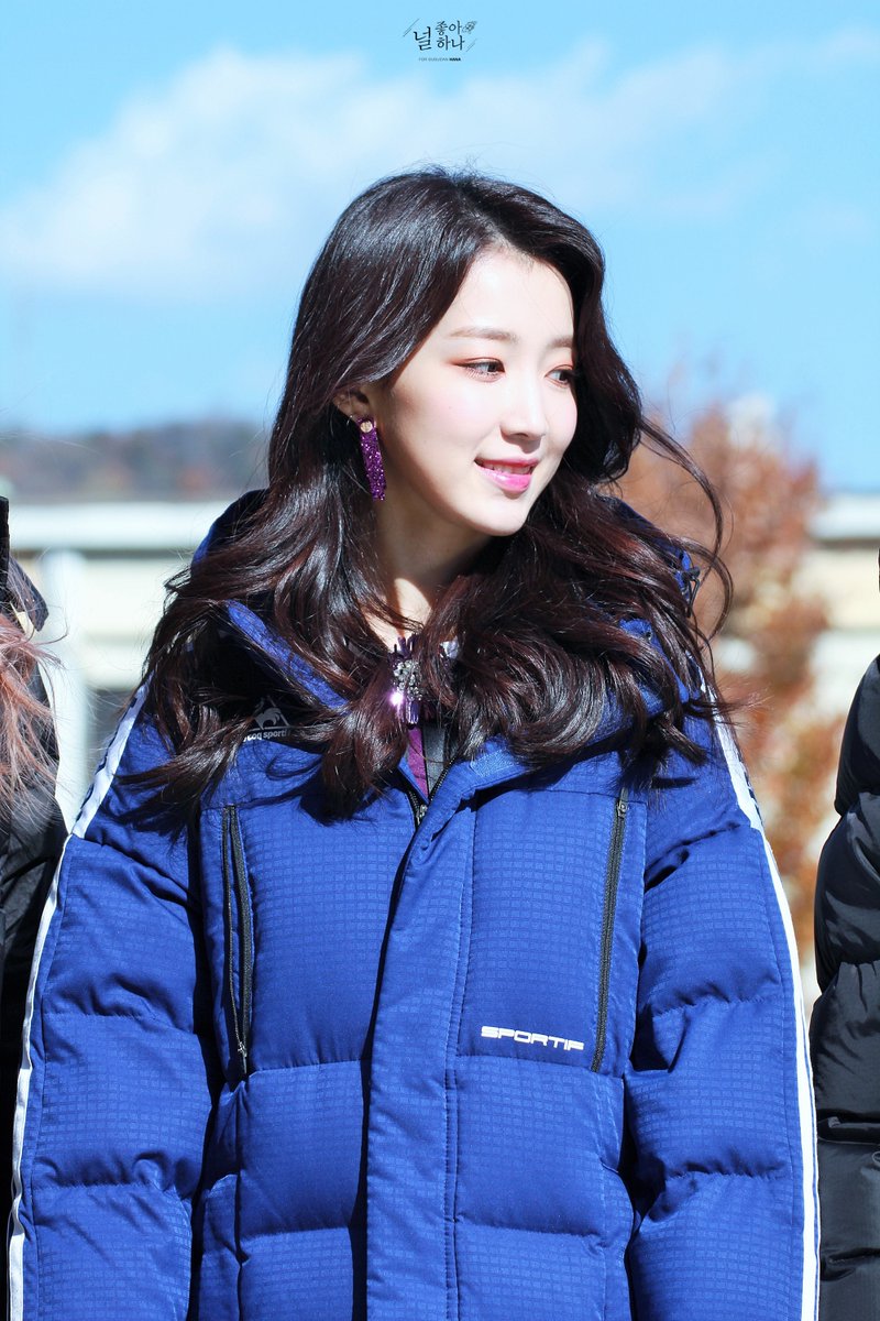 One Gugudan padded jacket