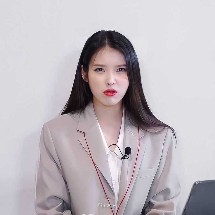 IU looks so cute even when she's angry and sulky