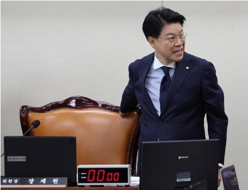 Busan Declares Political Retirement in Busan Rejecting News Market Membership