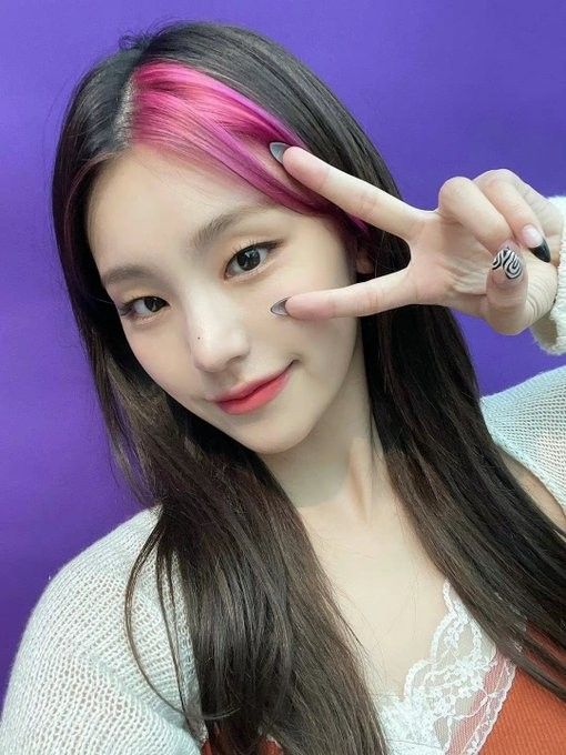 ITZY's Hwang Yeji