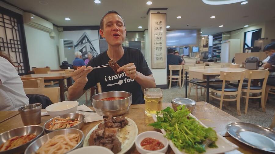 10 million subscribers who've done a barbecue tour in Korea. What's up with overseas YouTubers