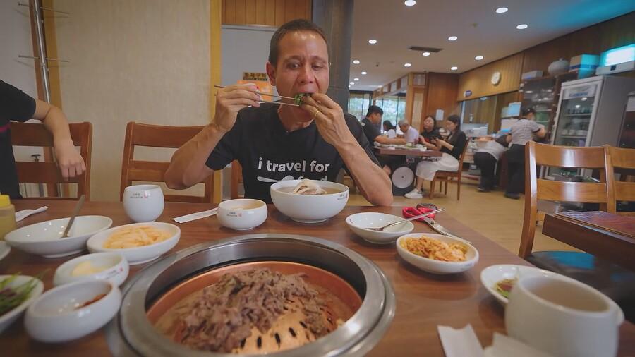 10 million subscribers who've done a barbecue tour in Korea. What's up with overseas YouTubers