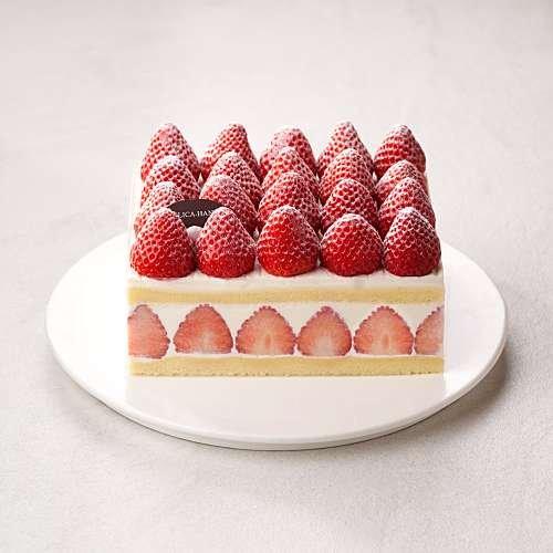 Hotel strawberry cake price 98,000 won