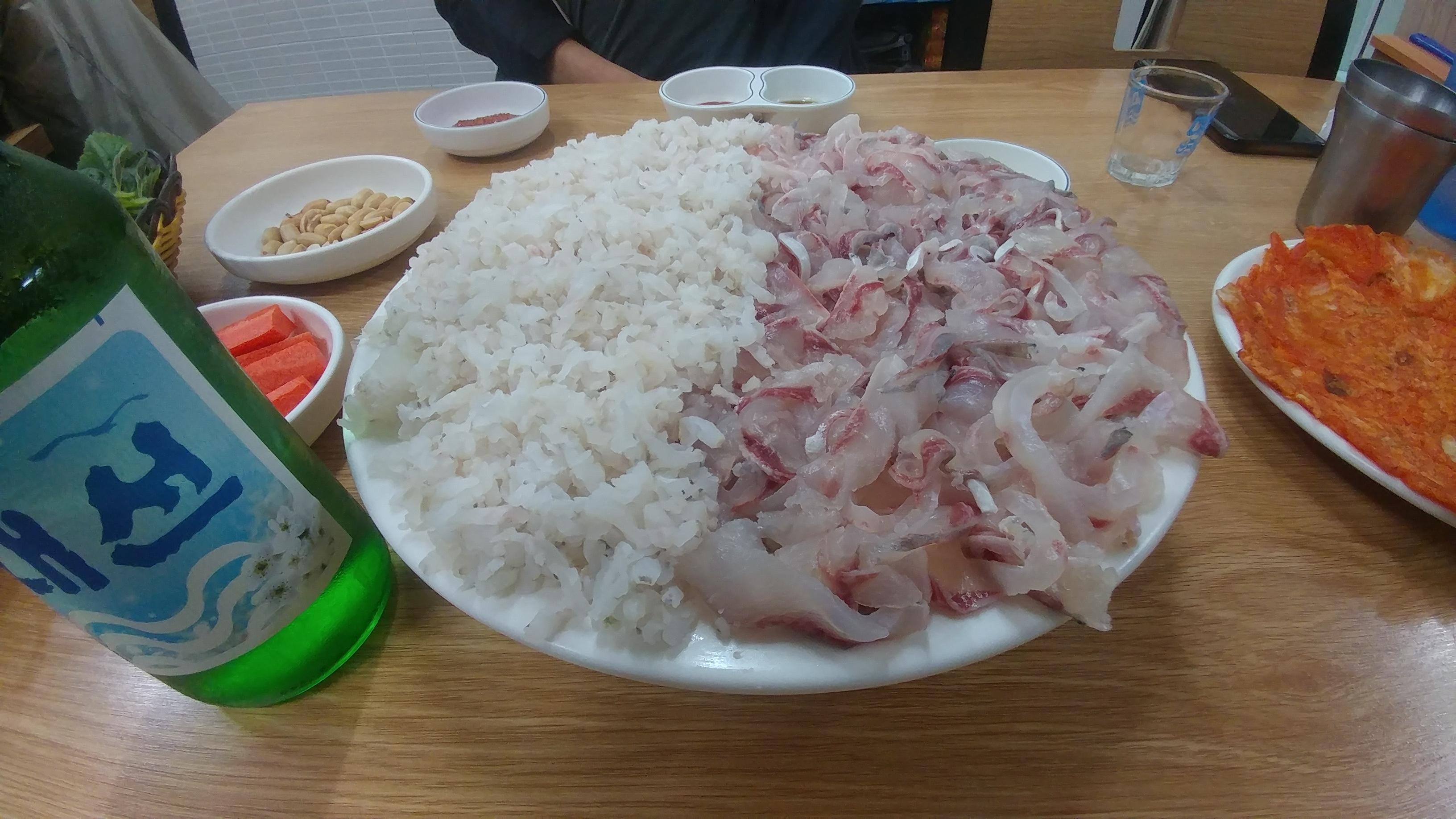 In Busan, sashimi is different from Seoul