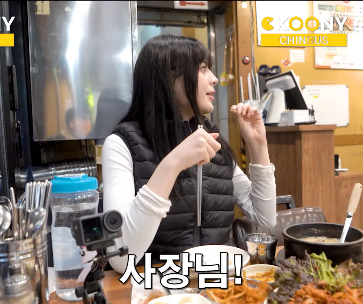 It's the first time I've seen a foreign sister who can't refill side dishes in Korea. CccJPG