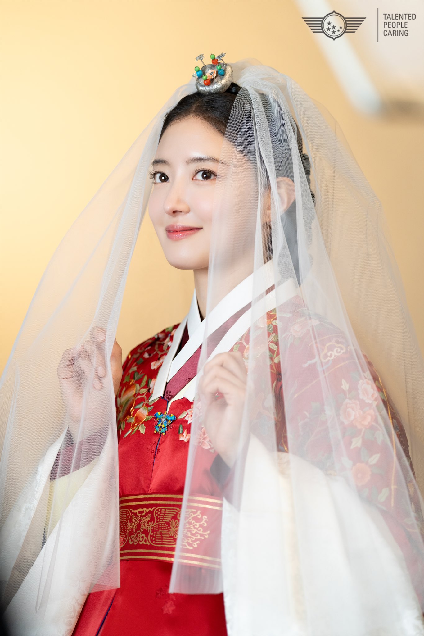 An actress who is perfect for historical dramas these days
