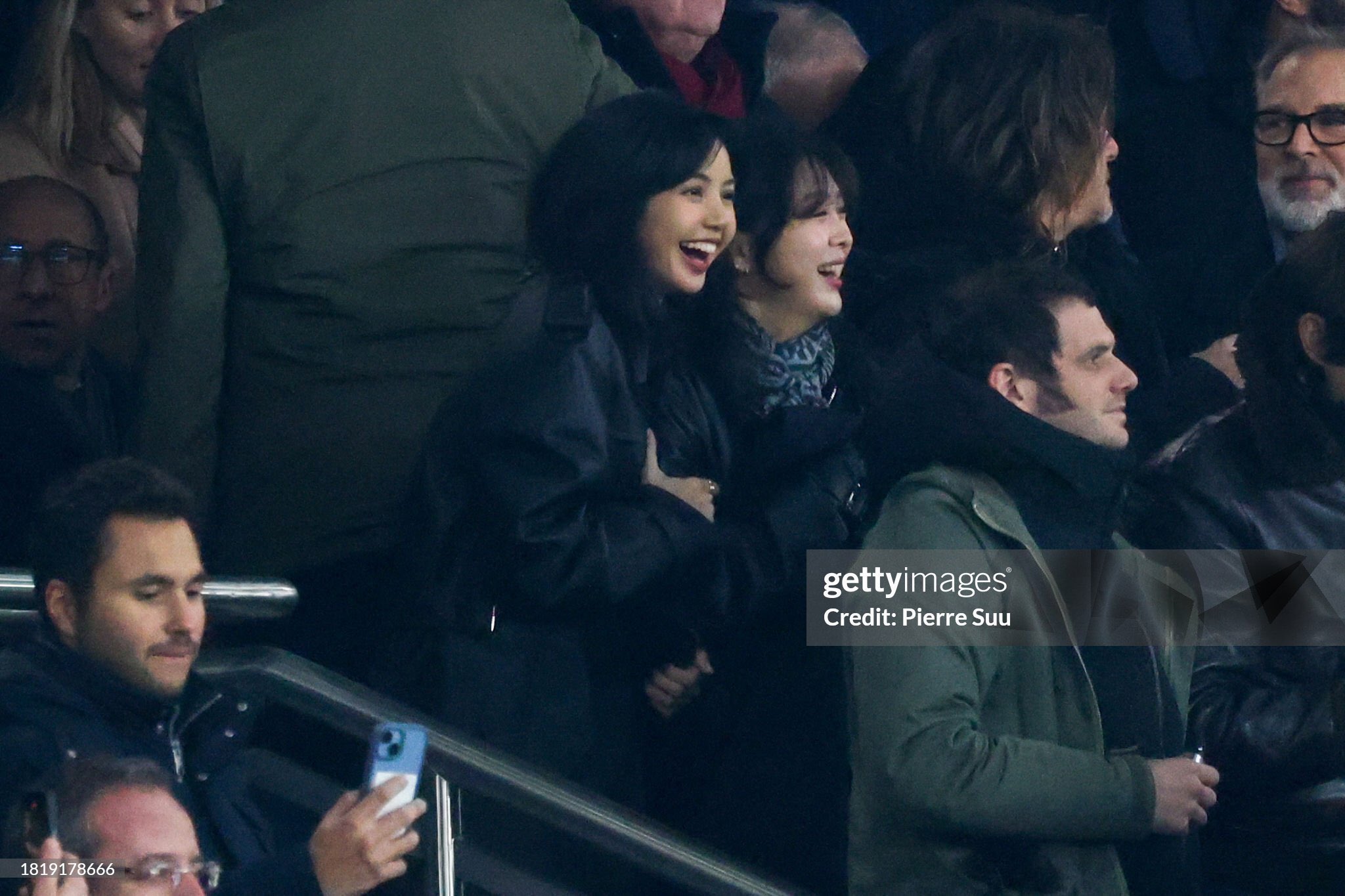 BLACKPINK Lisa PSG Watch the match against Newcastle