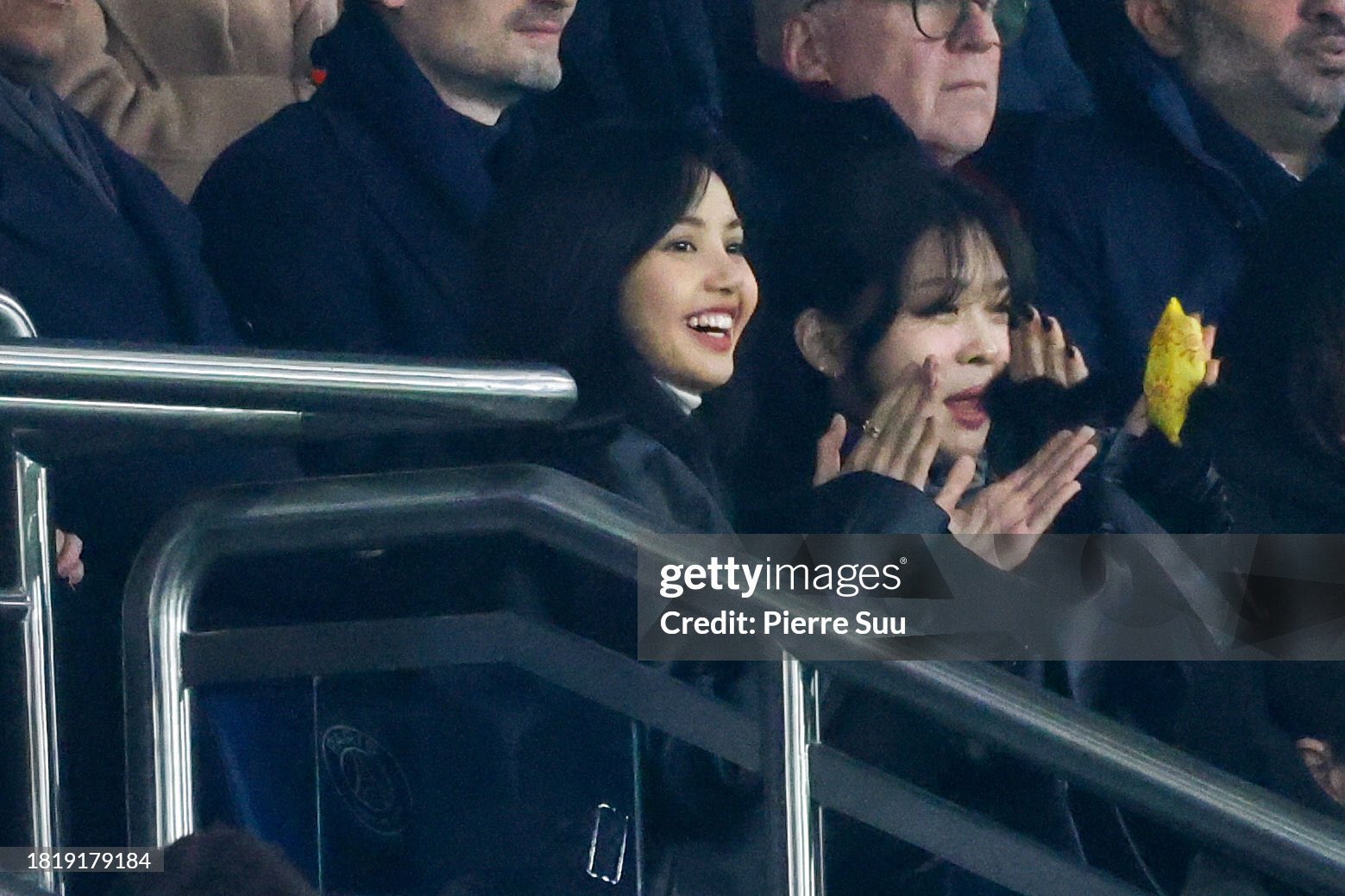 BLACKPINK Lisa PSG Watch the match against Newcastle