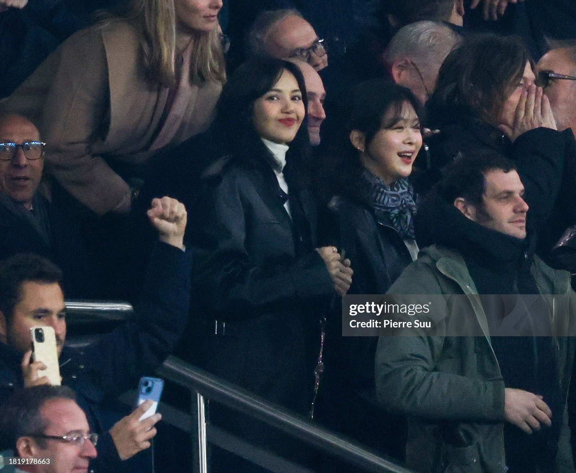 BLACKPINK Lisa PSG Watch the match against Newcastle