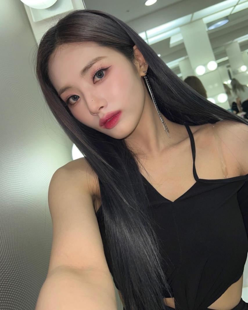 fromis_9 Park Jiwon.jpg