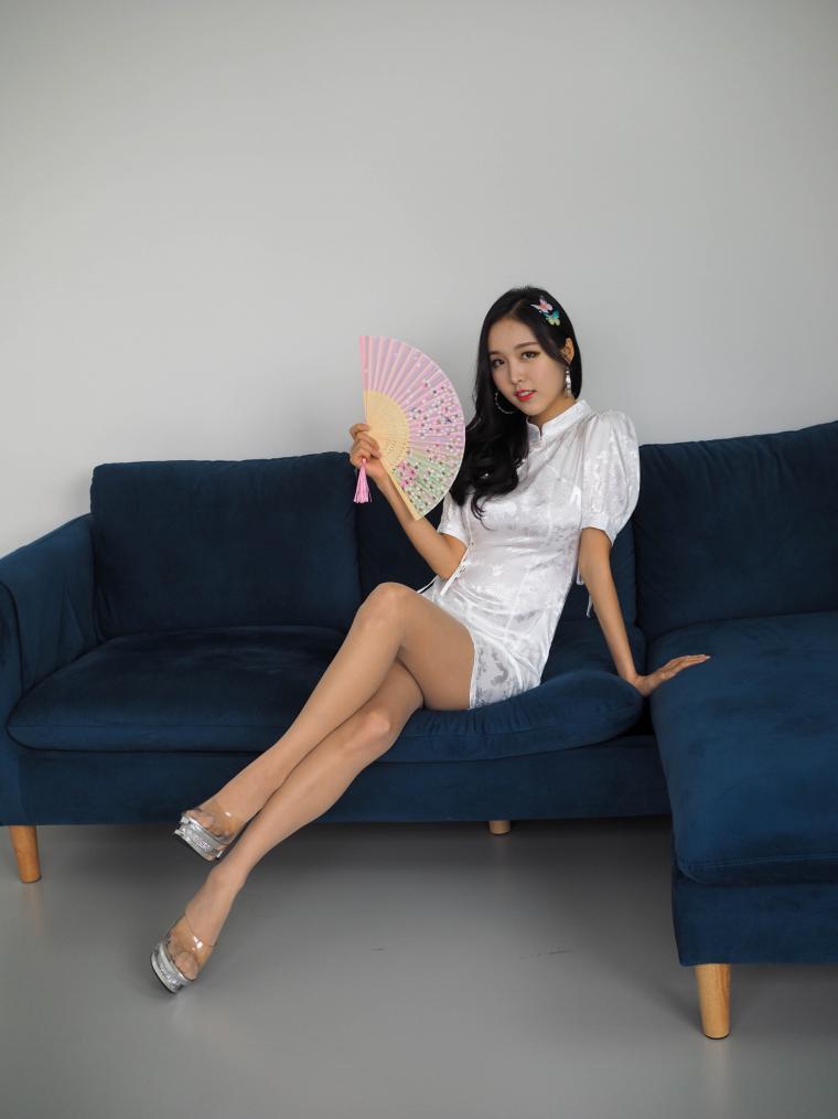 Model Kim Gaon Black Bikini Chest Bone Kimono Monokini