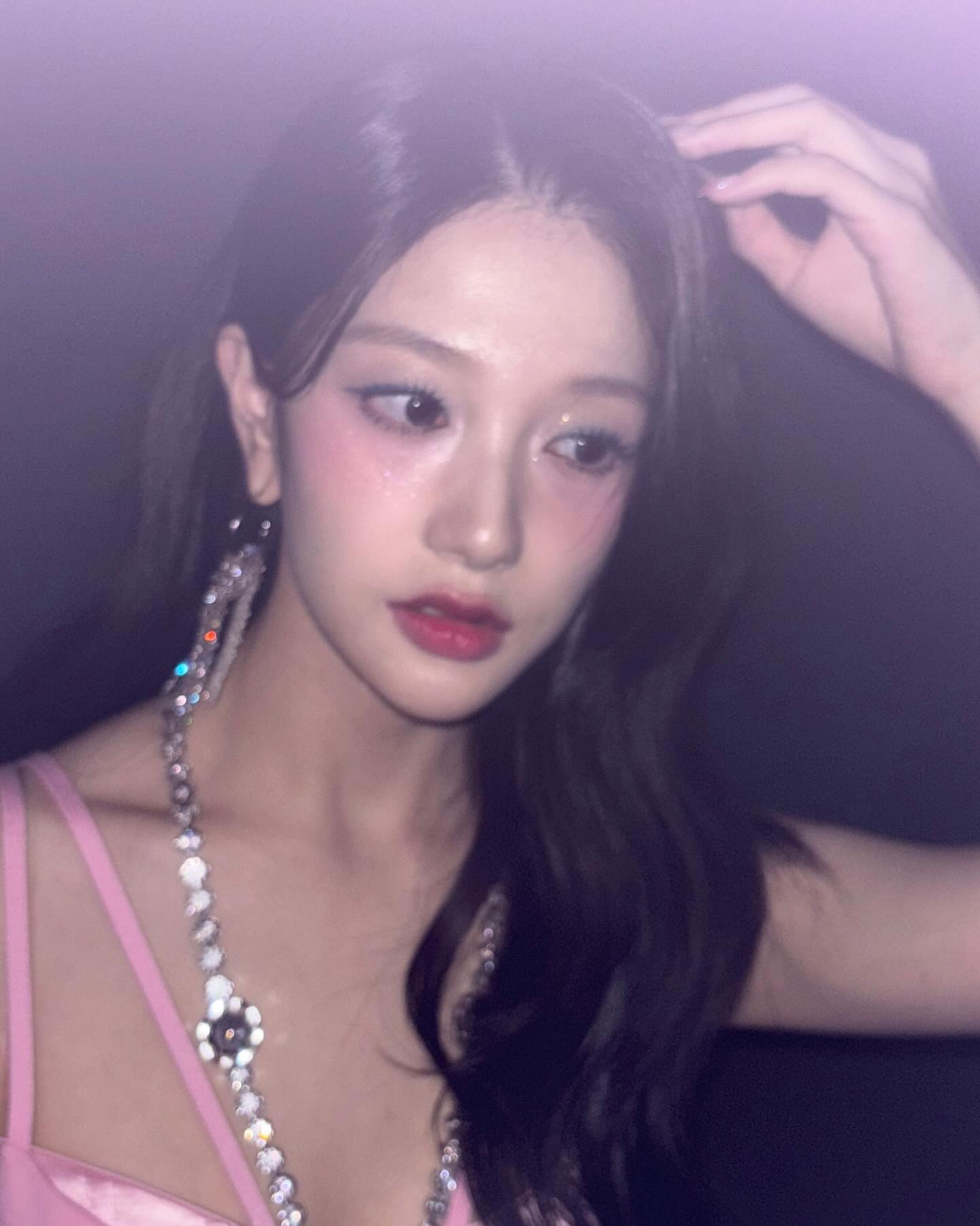 Pink lingerie look bust fromis_9 Lee Seoyeon decadent beauty