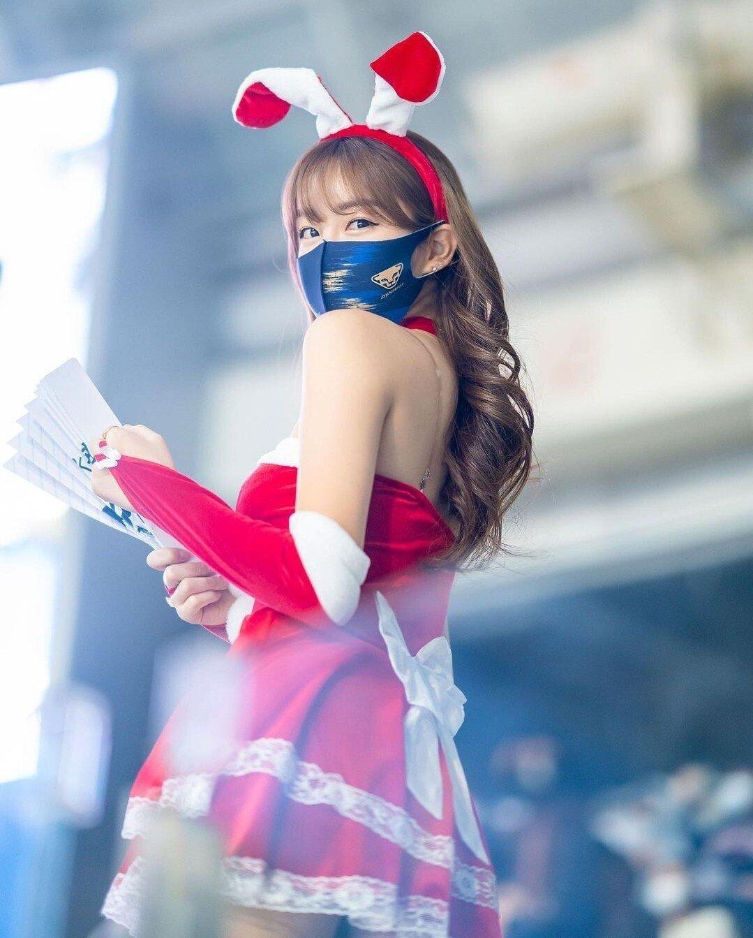 The 2022 Ahn Jihyun cheerleader Santa outfit