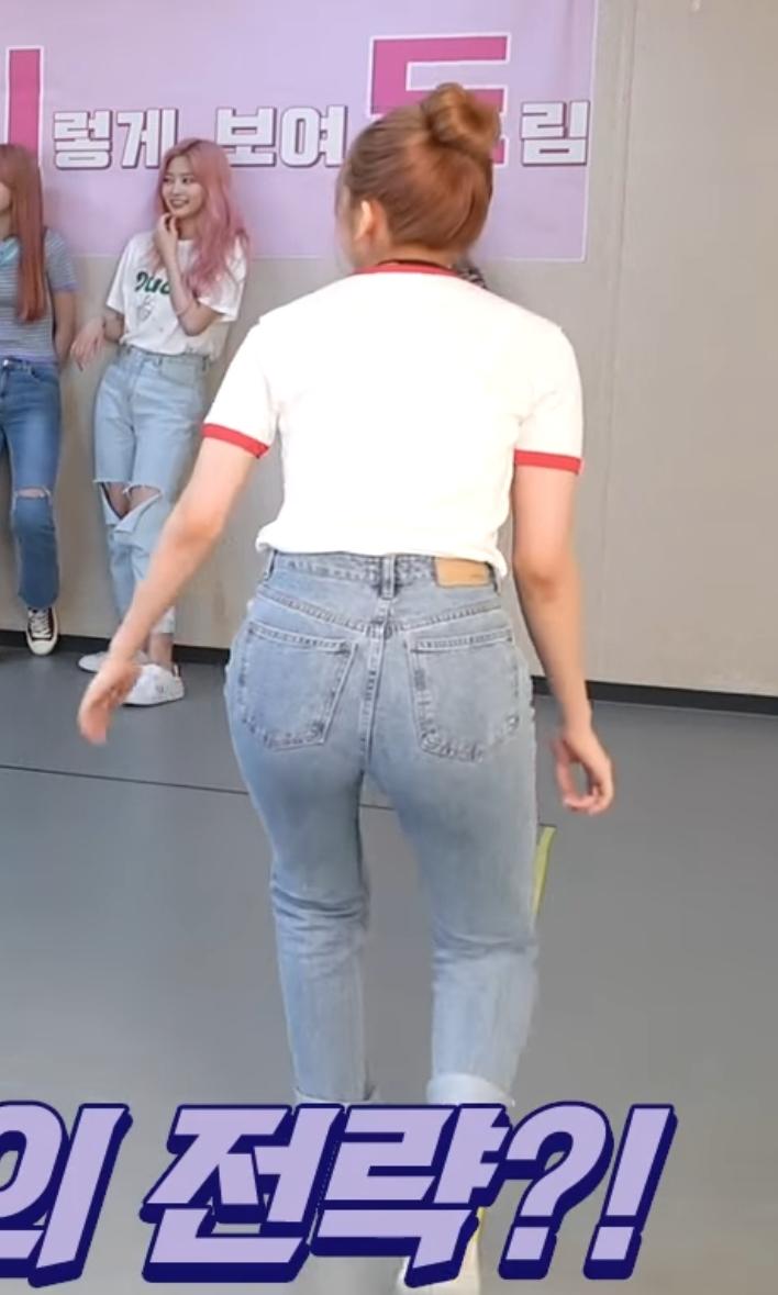 (SOUND)Ahn Yujin's jeans fit from IZ*ONE.jpg