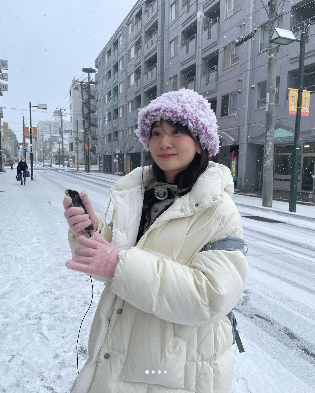On a snowy day, cute cheeks, Ahn Jiyoung