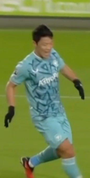 (SOUND)Hwang Hee Chan smiles even before scoring a goal LOL