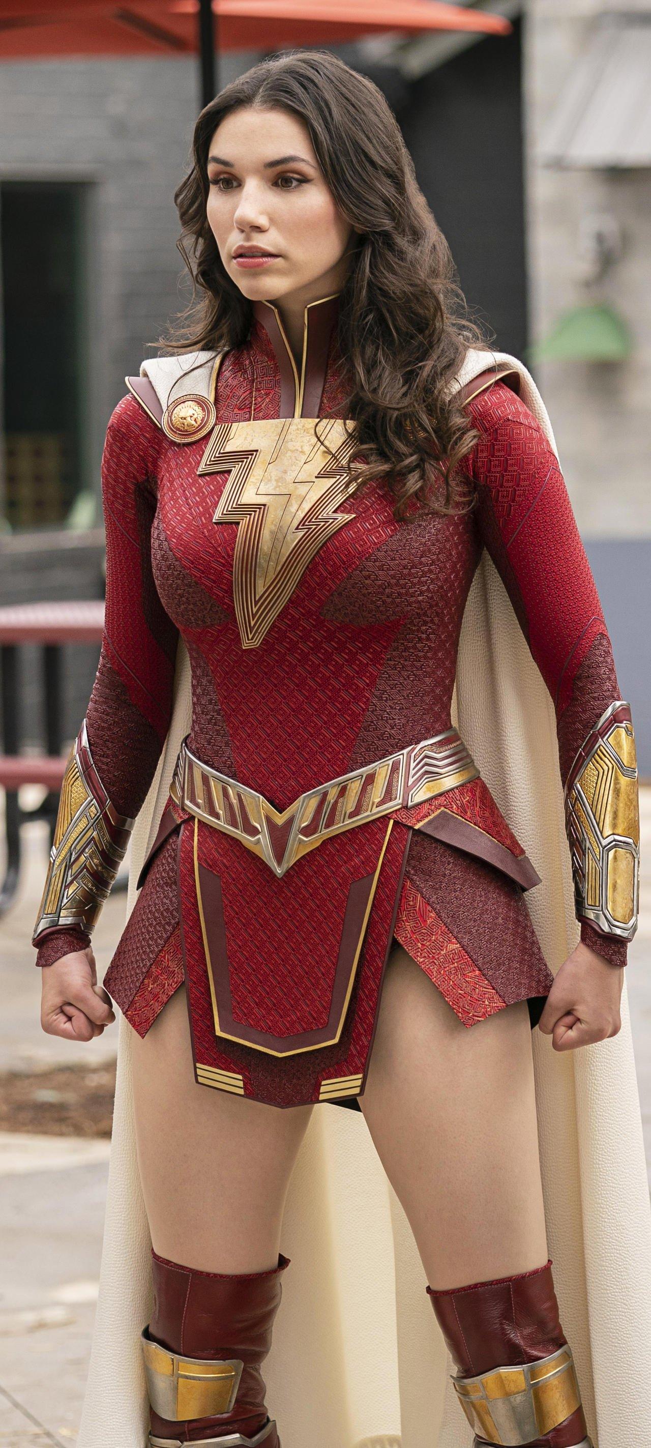 h. Movie pole 600m Shazam actress body