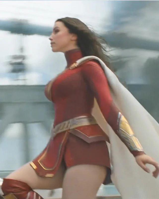 h. Movie pole 600m Shazam actress body