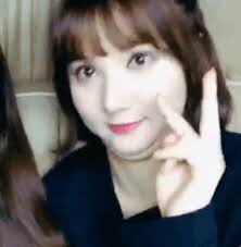 Low resolution, two-tuck Eunha