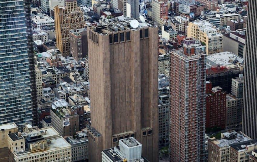 A windowless skyscraper in New York City, U.S.A. jㄷjpg