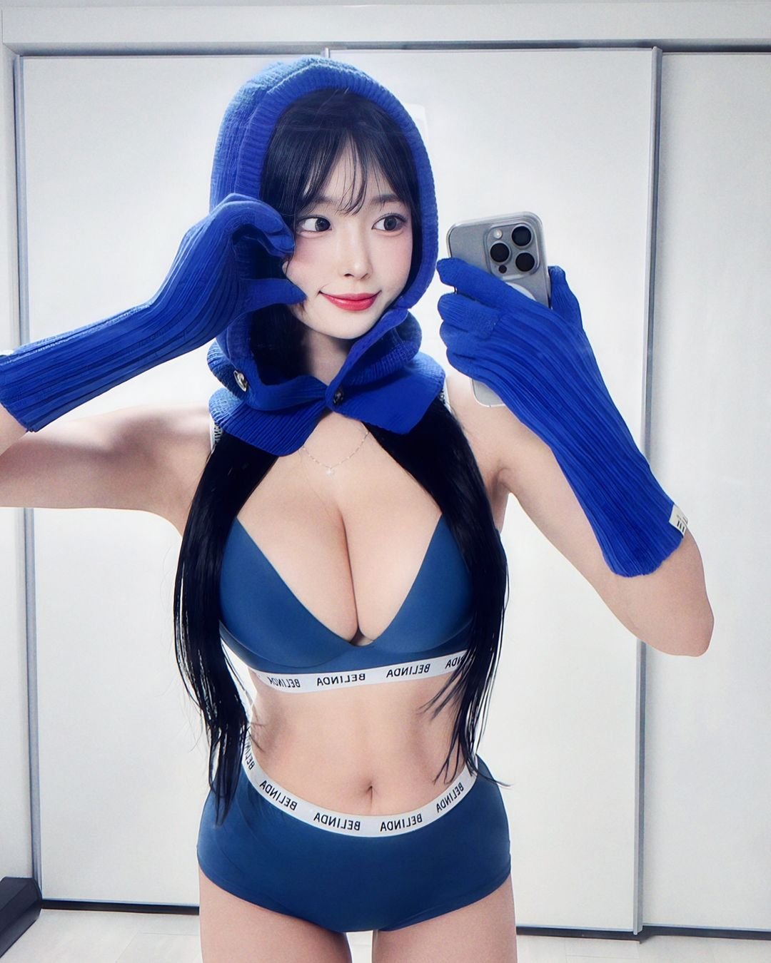 Kim Gap-ju, thank you from the new year. Blue bra pants for the year of the Blue Dragon