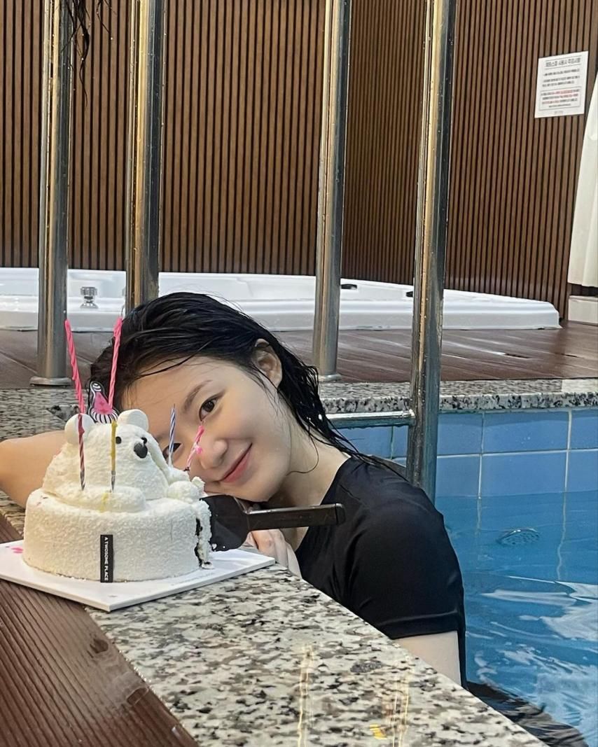 (G)I-DLE who spent their birthday on Shuhua's Instagram