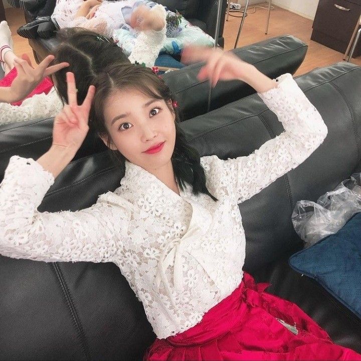 IU